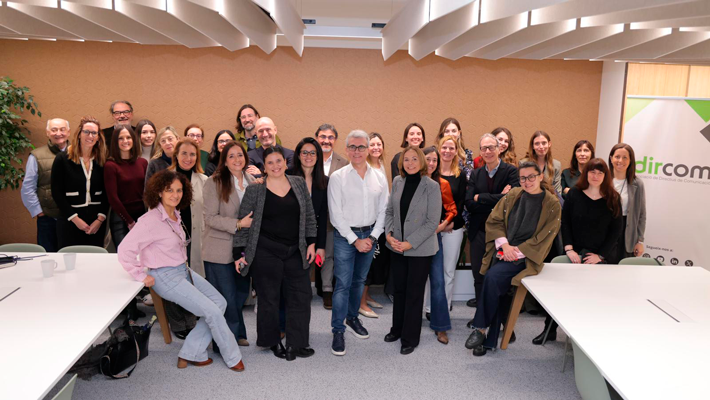 Salud, innovación, personas y comunicación en la visita de Dircom Catalunya a Novartis